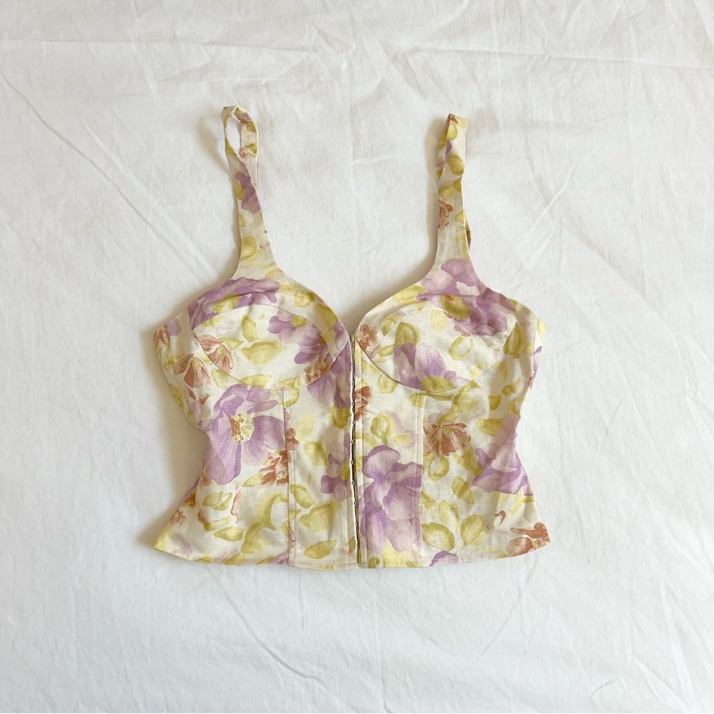 floral corset top🤍
